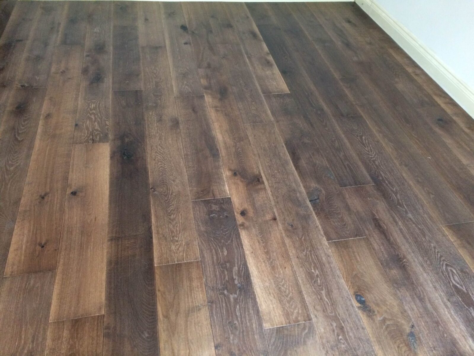 Tumbled London dark oak engineered - hand scraped and contra sawn